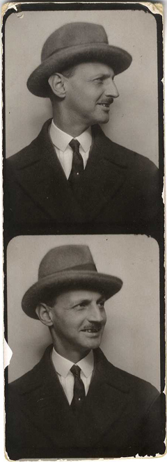 Twee pasfotootjes van Otto Frank, ca. 1933